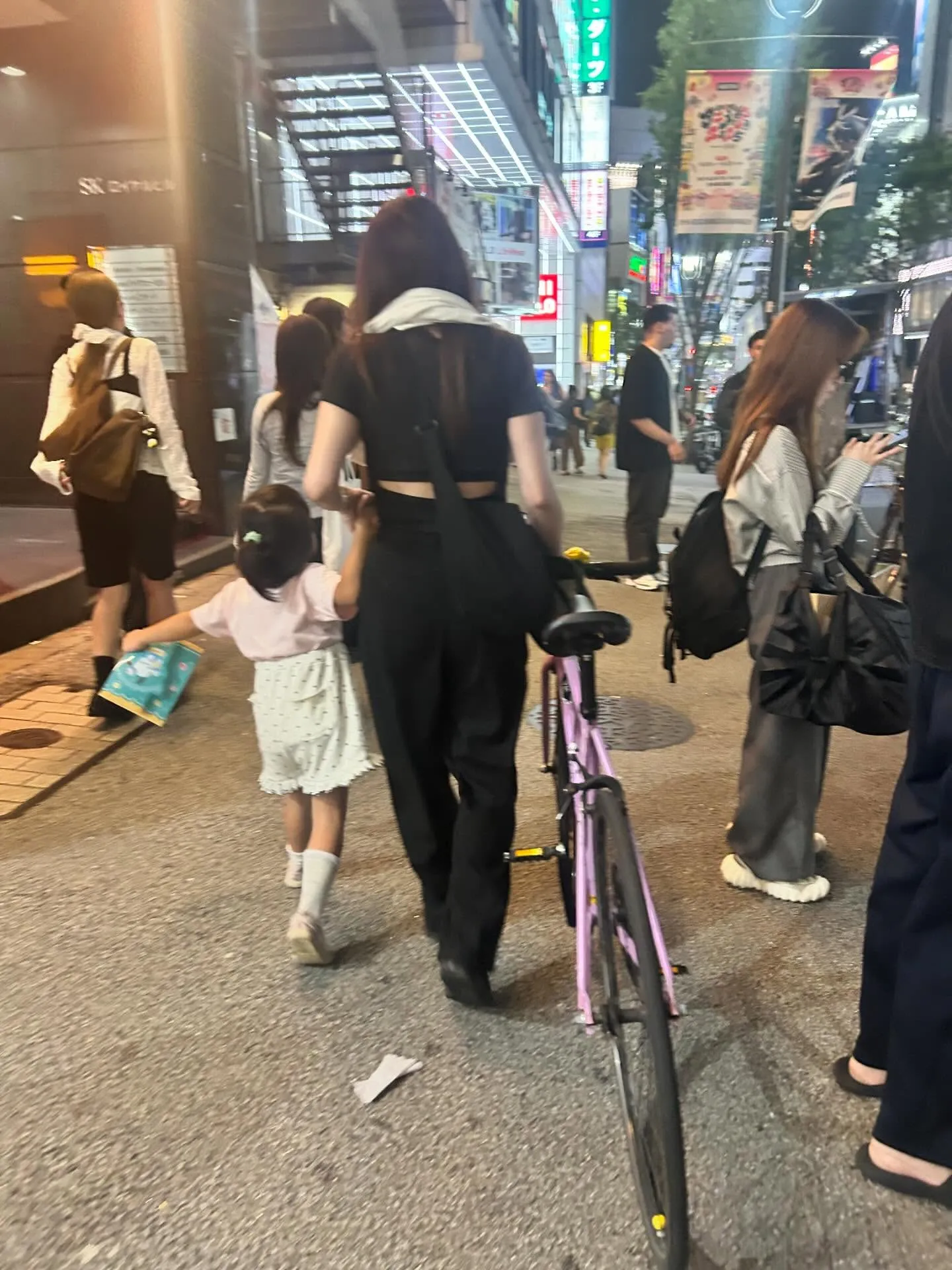 久しぶりにペットの展示会に参加するために、前日から泊まりで出...